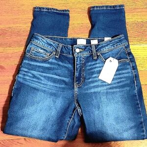 💜5/$25.00💜NWT Size 8 Boyfriend Jeans